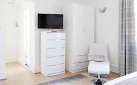 Cambridge City Studios By Payman Club